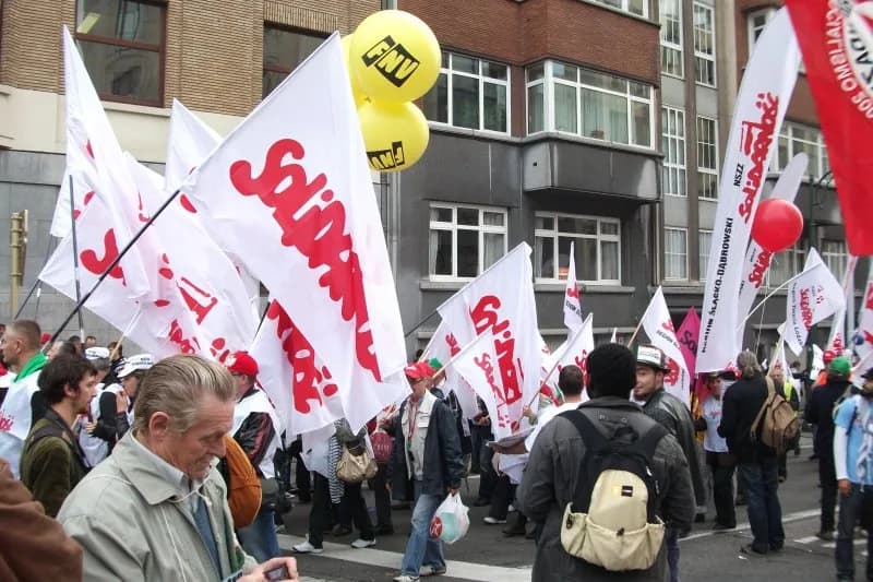 Związki zawodowe czy warto? Odkryj zalety i wady członkostwa