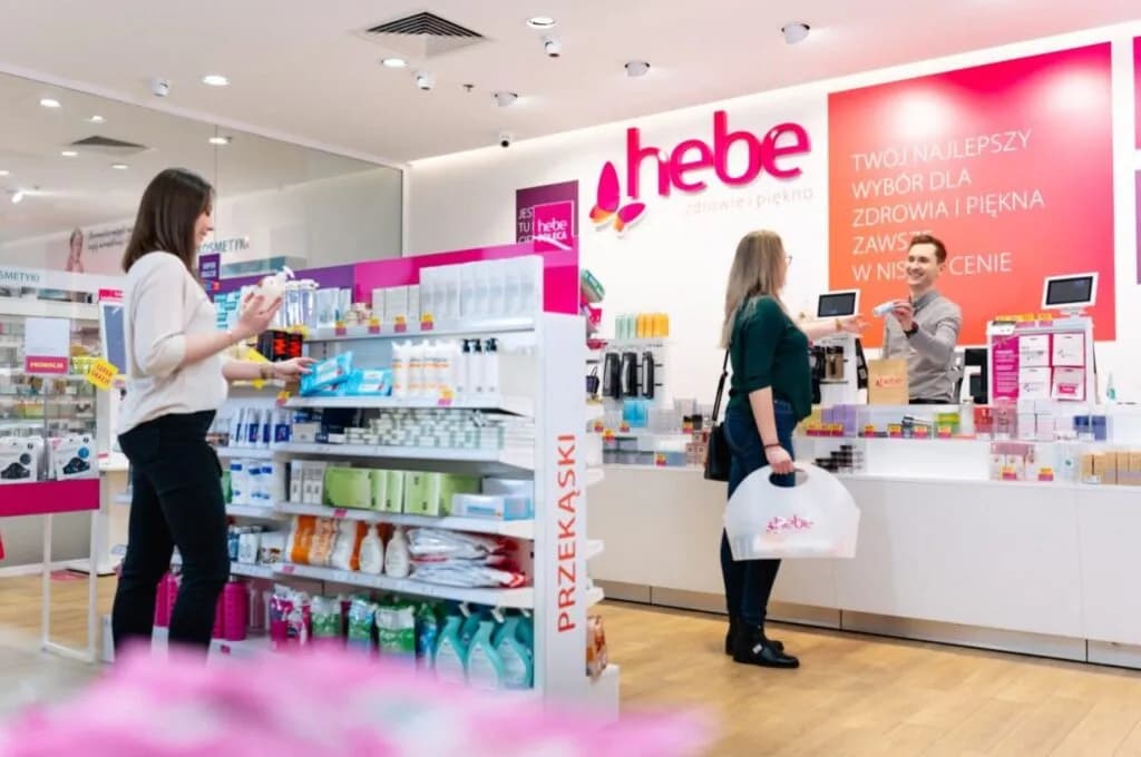 Ile zarabia pracownik Hebe? Zaskakujące wynagrodzenia w branży drogerii